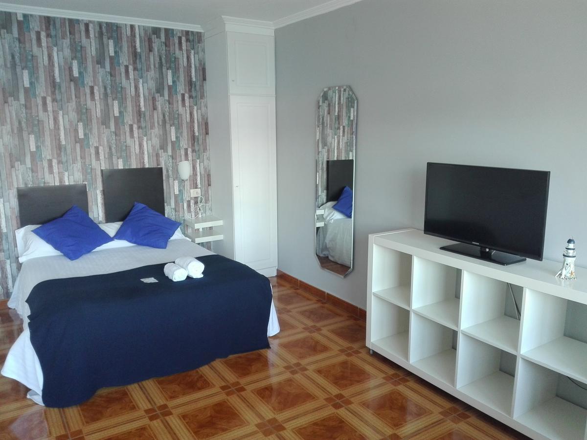 Aparthotel Corcubion Playa De Quenxe Kültér fotó
