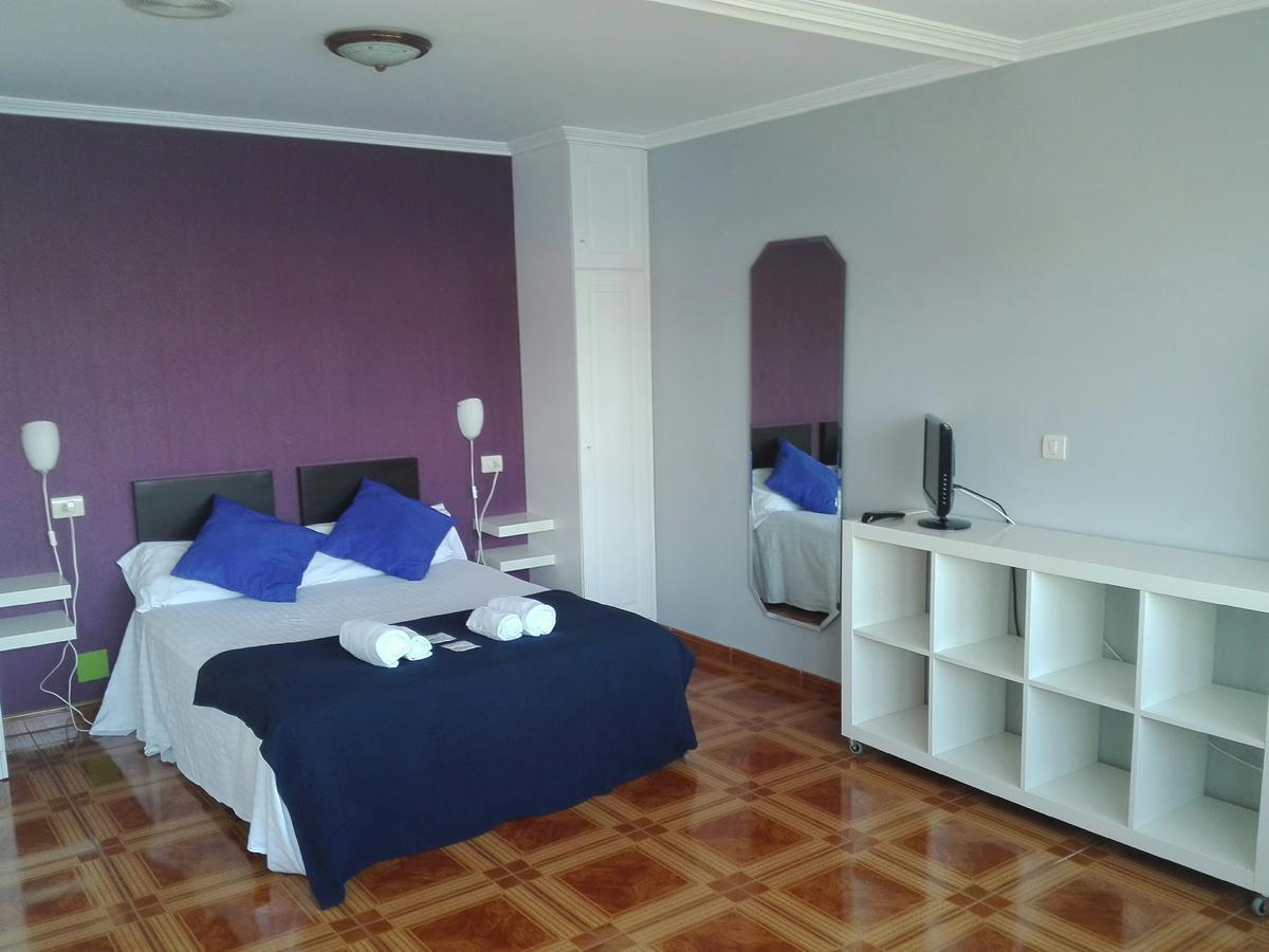 Aparthotel Corcubion Playa De Quenxe Kültér fotó